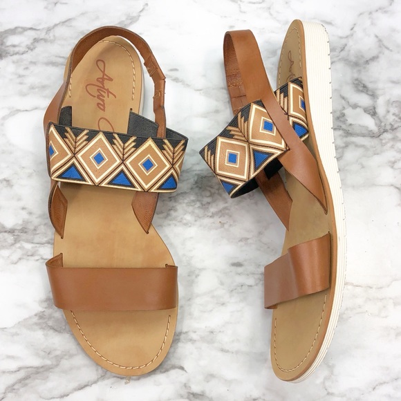 Arturo Chiang Shoes - Arturo Chiang | Leather Aztec Bohemian Sandals
